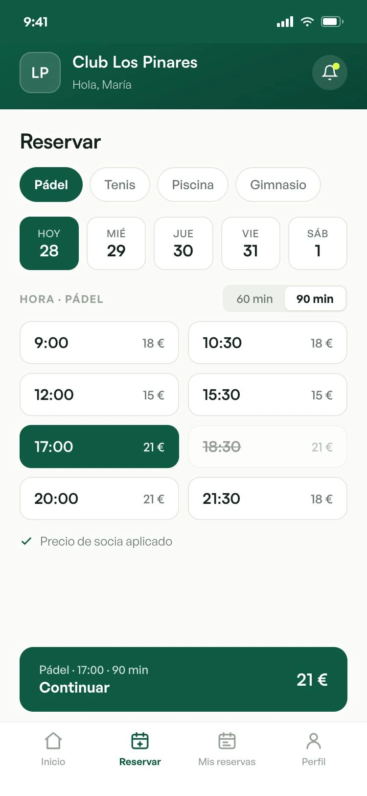 La app del socio reservando una pista de pádel